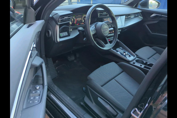 Audi A3 Limousine 30 TFSI Business edition NL-AUTO | CAMERA | AUTOMAAT | DIGIDASH