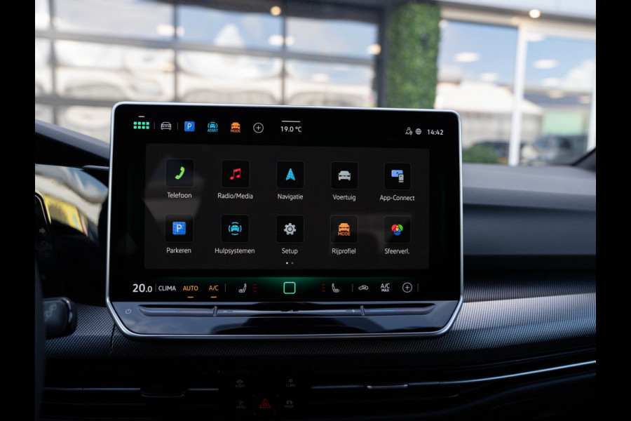 Volkswagen Golf 1.5 eTSI DSG 150PK R-Line Edition | Carplay | Camera | Facelift