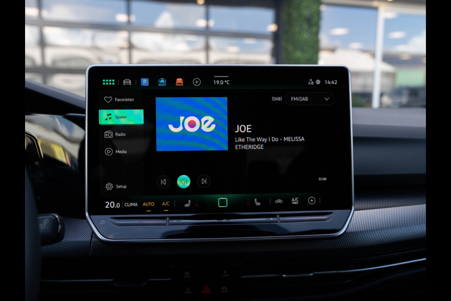 Volkswagen Golf 1.5 eTSI DSG 150PK R-Line Edition | Carplay | Camera | Facelift