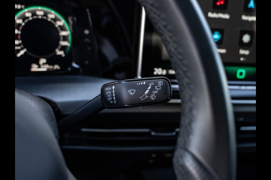 Volkswagen Golf 1.5 eTSI DSG 150PK R-Line Edition | Carplay | Camera | Facelift