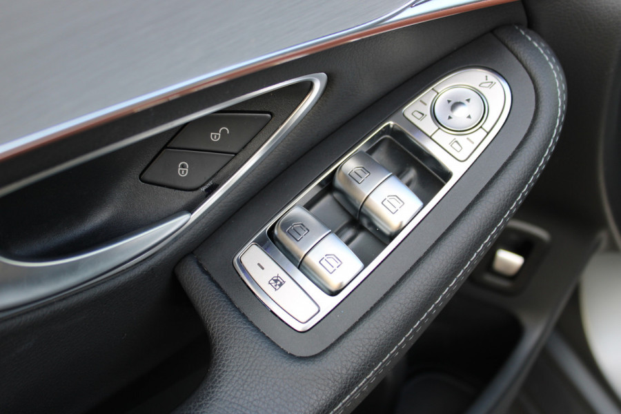 Mercedes-Benz EQC 400 4MATIC Premium Plus AMG 80 kWh SOh 93,4% NAVI LEER MASSAGE LED 159000KM!!