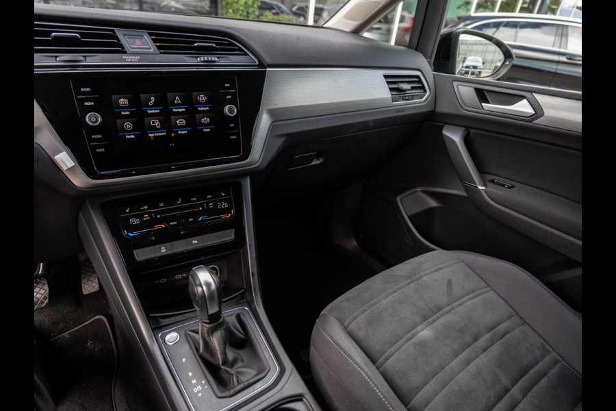 Volkswagen Touran 1.5 TSI 150PK DSG Comfortline | Navi | Massage | ACC |