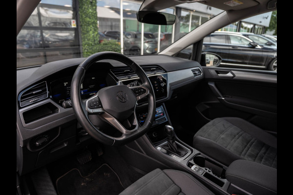 Volkswagen Touran 1.5 TSI 150PK DSG Comfortline | Navi | Massage | ACC |