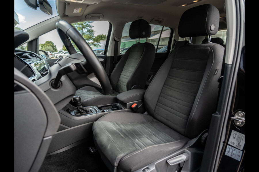 Volkswagen Touran 1.5 TSI 150PK DSG Comfortline | Navi | Massage | ACC |