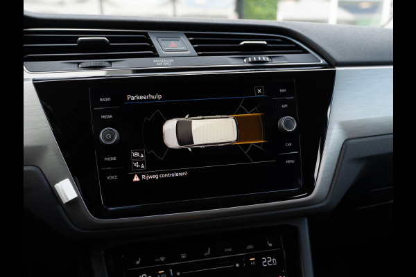 Volkswagen Touran 1.5 TSI 150PK DSG Comfortline | Navi | Massage | ACC |