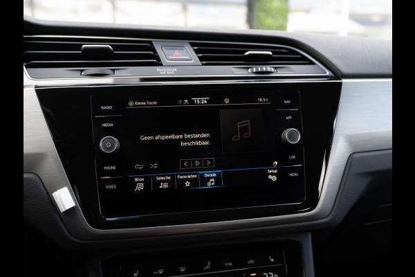 Volkswagen Touran 1.5 TSI 150PK DSG Comfortline | Navi | Massage | ACC |
