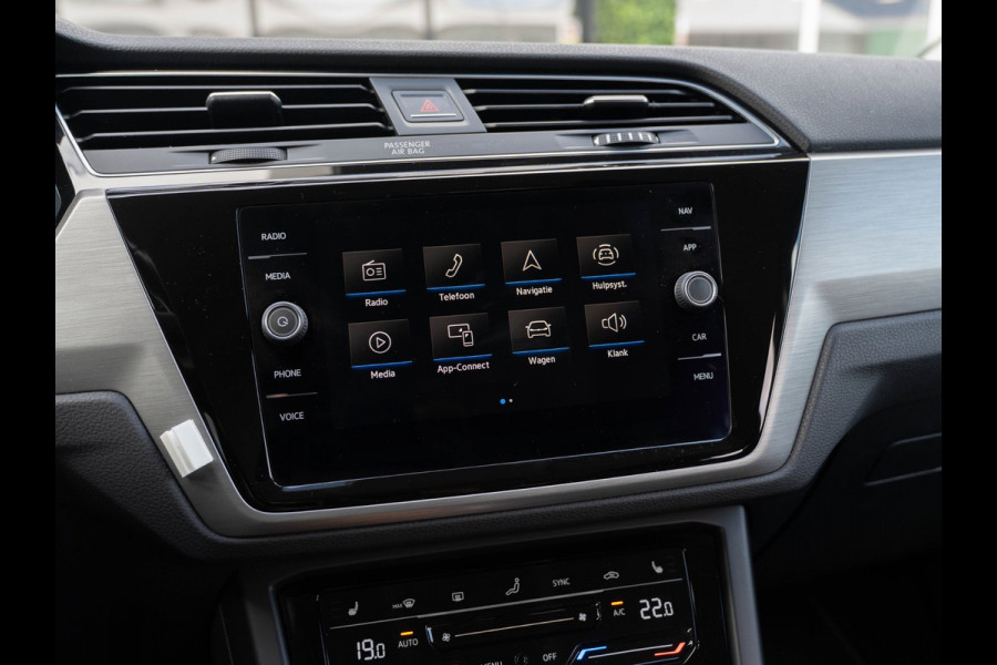 Volkswagen Touran 1.5 TSI 150PK DSG Comfortline | Navi | Massage | ACC |