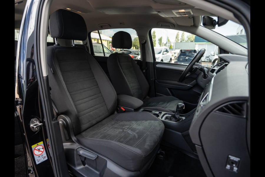 Volkswagen Touran 1.5 TSI 150PK DSG Comfortline | Navi | Massage | ACC |