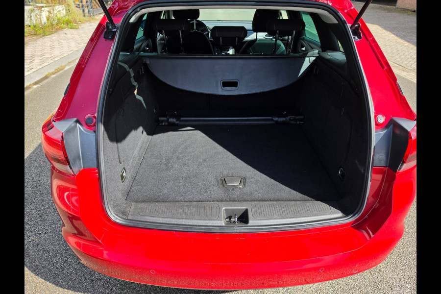 Opel Astra Sports Tourer 1.2 Business Elegance Carplay, Navi