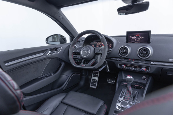 Audi RS3 Limousine 2.5 TFSI 400pk Quattro Pano B&O RS-stoelen ACC