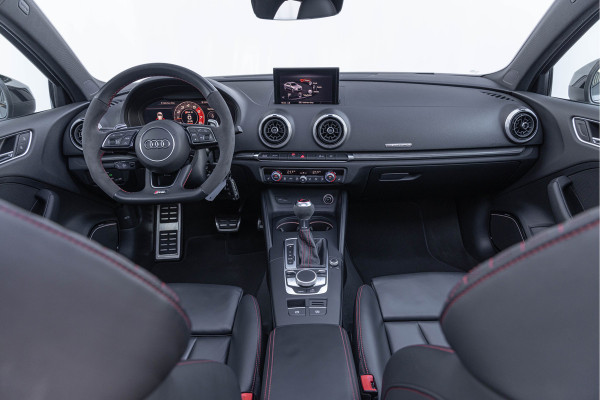Audi RS3 Limousine 2.5 TFSI 400pk Quattro Pano B&O RS-stoelen ACC