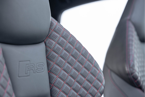 Audi RS3 Limousine 2.5 TFSI 400pk Quattro Pano B&O RS-stoelen ACC