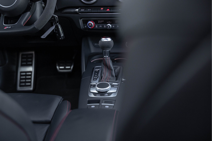 Audi RS3 Limousine 2.5 TFSI 400pk Quattro Pano B&O RS-stoelen ACC