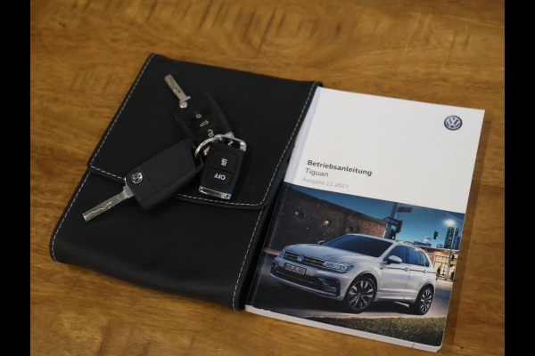 Volkswagen Tiguan 2.0 TSI 4Motion R Line [SCHUIFKANTELDAK, TREKHAAK, STOELVERWARMING, CRUISE CONTROL, DYNAUDIO, CAMERA, PDC V+A, LED, AIRCO, BLUETOOTH, NAVIGATIE, NIEUWSTAAT]