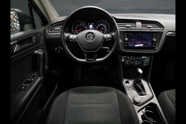 Volkswagen Tiguan 2.0 TSI 4Motion R Line [SCHUIFKANTELDAK, TREKHAAK, STOELVERWARMING, CRUISE CONTROL, DYNAUDIO, CAMERA, PDC V+A, LED, AIRCO, BLUETOOTH, NAVIGATIE, NIEUWSTAAT]