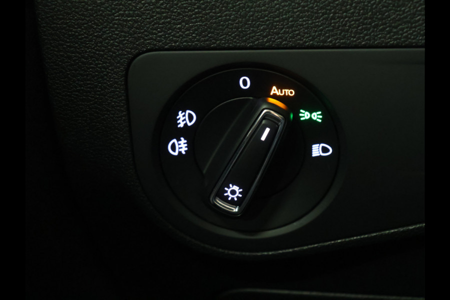 Volkswagen Tiguan 2.0 TSI 4Motion R Line [SCHUIFKANTELDAK, TREKHAAK, STOELVERWARMING, CRUISE CONTROL, DYNAUDIO, CAMERA, PDC V+A, LED, AIRCO, BLUETOOTH, NAVIGATIE, NIEUWSTAAT]
