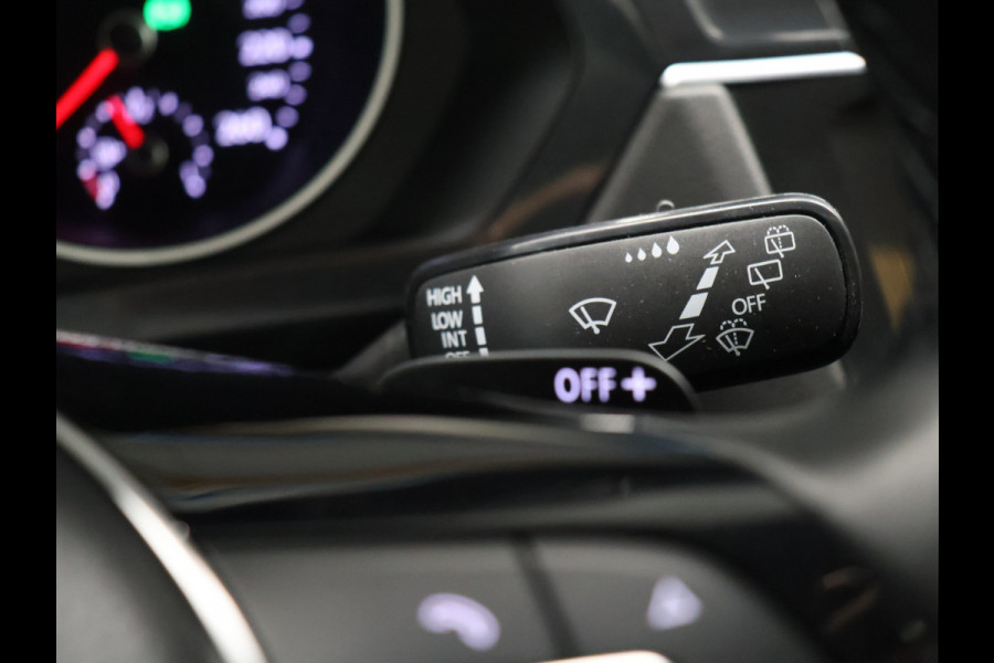 Volkswagen Tiguan 2.0 TSI 4Motion R Line [SCHUIFKANTELDAK, TREKHAAK, STOELVERWARMING, CRUISE CONTROL, DYNAUDIO, CAMERA, PDC V+A, LED, AIRCO, BLUETOOTH, NAVIGATIE, NIEUWSTAAT]