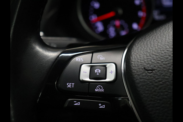 Volkswagen Tiguan 2.0 TSI 4Motion R Line [SCHUIFKANTELDAK, TREKHAAK, STOELVERWARMING, CRUISE CONTROL, DYNAUDIO, CAMERA, PDC V+A, LED, AIRCO, BLUETOOTH, NAVIGATIE, NIEUWSTAAT]