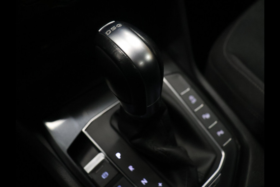 Volkswagen Tiguan 2.0 TSI 4Motion R Line [SCHUIFKANTELDAK, TREKHAAK, STOELVERWARMING, CRUISE CONTROL, DYNAUDIO, CAMERA, PDC V+A, LED, AIRCO, BLUETOOTH, NAVIGATIE, NIEUWSTAAT]