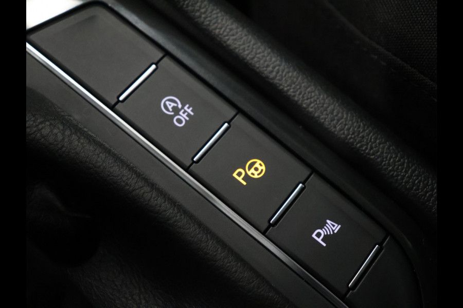 Volkswagen Tiguan 2.0 TSI 4Motion R Line [SCHUIFKANTELDAK, TREKHAAK, STOELVERWARMING, CRUISE CONTROL, DYNAUDIO, CAMERA, PDC V+A, LED, AIRCO, BLUETOOTH, NAVIGATIE, NIEUWSTAAT]