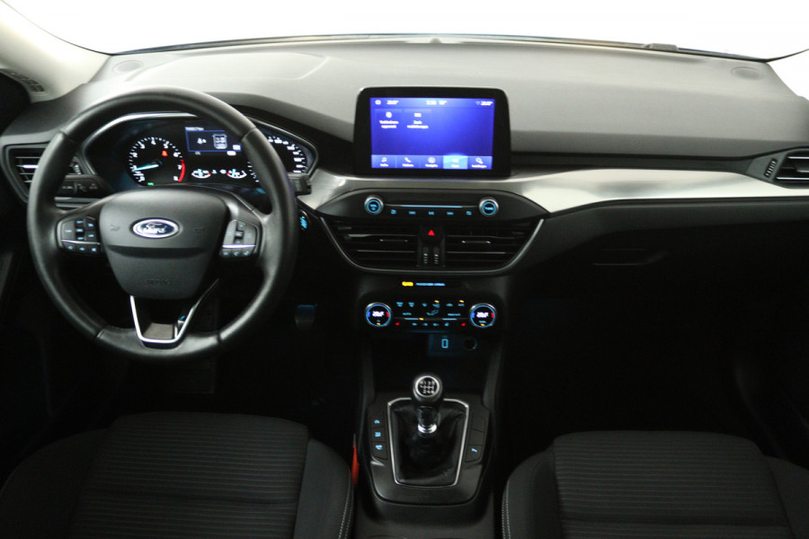 Ford FOCUS Wagon 1.5 EcoBoost Titanium Business (STOEL/STUUR VERWARMING, TREKHAAK, NAVIGATIE, PARKEERSENSOREN)