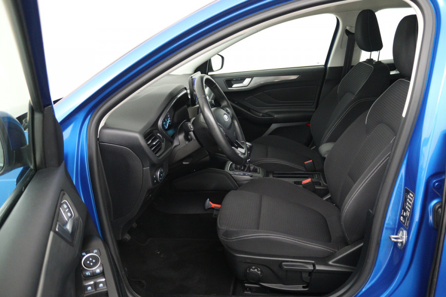 Ford FOCUS Wagon 1.5 EcoBoost Titanium Business (STOEL/STUUR VERWARMING, TREKHAAK, NAVIGATIE, PARKEERSENSOREN)