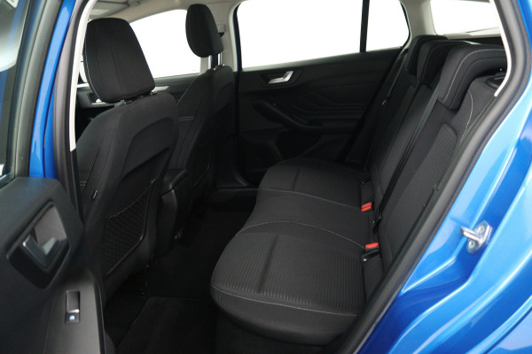 Ford FOCUS Wagon 1.5 EcoBoost Titanium Business (STOEL/STUUR VERWARMING, TREKHAAK, NAVIGATIE, PARKEERSENSOREN)