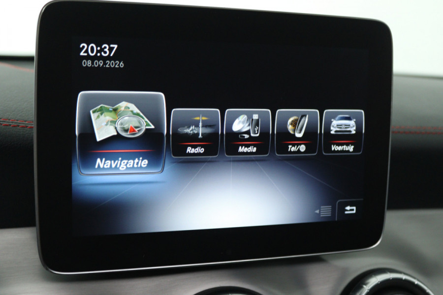 Mercedes-Benz CLA-Klasse Shooting Brake 200 Prestige (PANORAMADAK, STOELVERWARMING, CAMERA, NAVIGATIE, PARKEERSENSOREN)