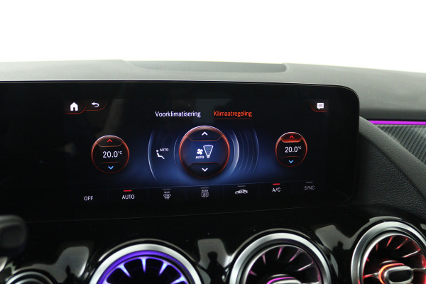 Mercedes-Benz GLA 250 e Progressive (SFEERVERLICHTING, STOELVERWARMING, NAVIGATIE, PARKEERSENSOREN)