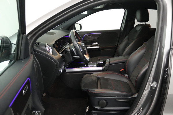 Mercedes-Benz GLA 250 e Progressive (SFEERVERLICHTING, STOELVERWARMING, NAVIGATIE, PARKEERSENSOREN)