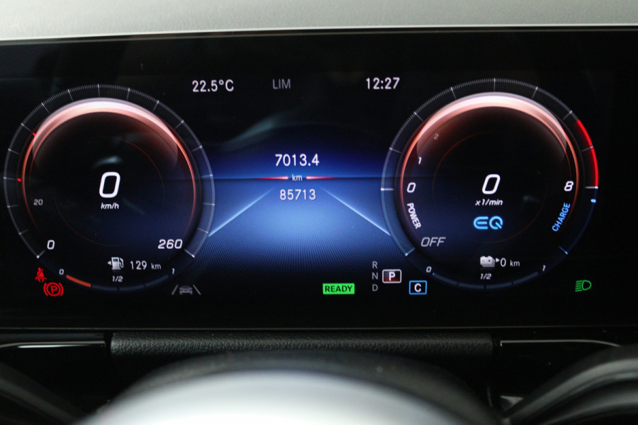 Mercedes-Benz GLA 250 e Progressive (SFEERVERLICHTING, STOELVERWARMING, NAVIGATIE, PARKEERSENSOREN)