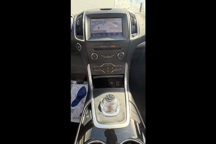 Ford Galaxy 2.5 Hybrid Titanium 190pk Automaat | Afneembare trekhaak | Panoramadak | Stoelverwarming | Camera