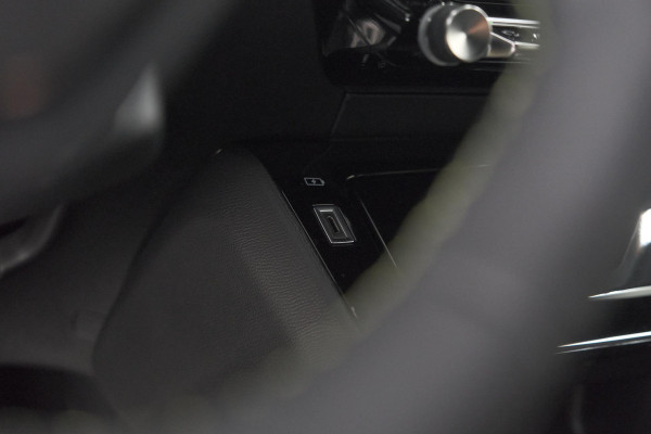 Peugeot e-208 EV GT 51 kWh | 360 Camera | Adaptieve Cruise Control Stop & Go | Alcantara Pakket