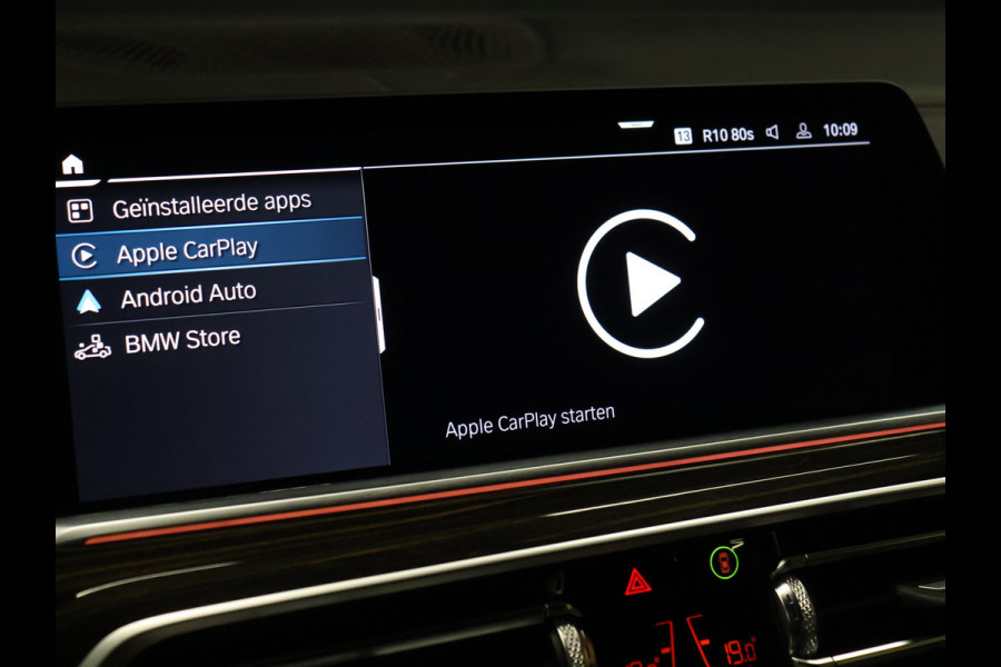 BMW X5 xDrive45e M Sport High Executive [SOH 94%, PANORAMADAK, SKYLOUNGE, HARMAN/KARDON, HEAD-UP, LUCHTVERING, ADAPTIVE LED, APPLE CARPLAY, ANDROID, MEMORY SEATS, STOELVERWARMING, VOL LEDER, SOFT CLOSE, ELEKTRISCHE ACHTERKLEP, 360