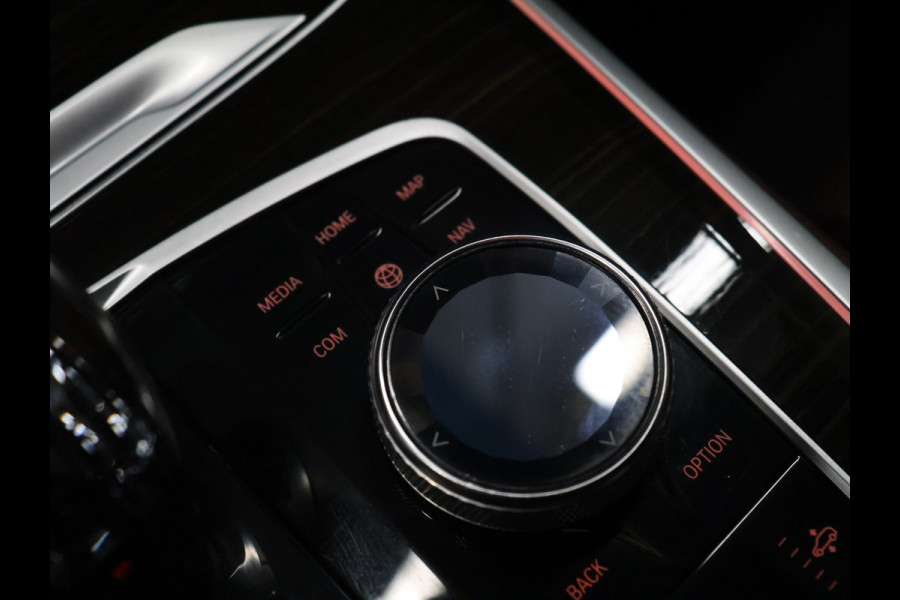 BMW X5 xDrive45e M Sport High Executive [SOH 94%, PANORAMADAK, SKYLOUNGE, HARMAN/KARDON, HEAD-UP, LUCHTVERING, ADAPTIVE LED, APPLE CARPLAY, ANDROID, MEMORY SEATS, STOELVERWARMING, VOL LEDER, SOFT CLOSE, ELEKTRISCHE ACHTERKLEP, 360