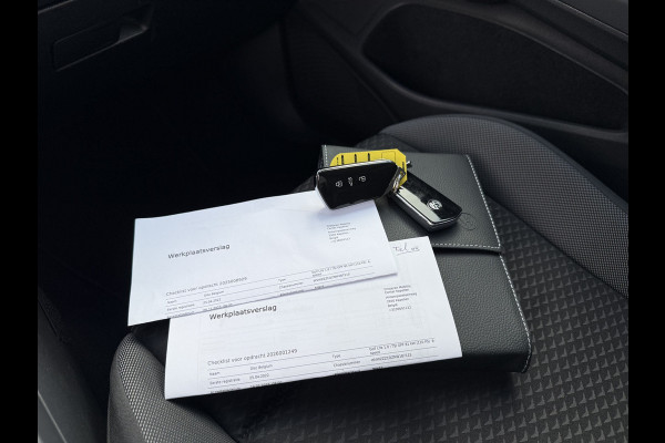 Volkswagen Golf 1.0 TSI 110pk Life | Camera | ACC | Lane | side assist