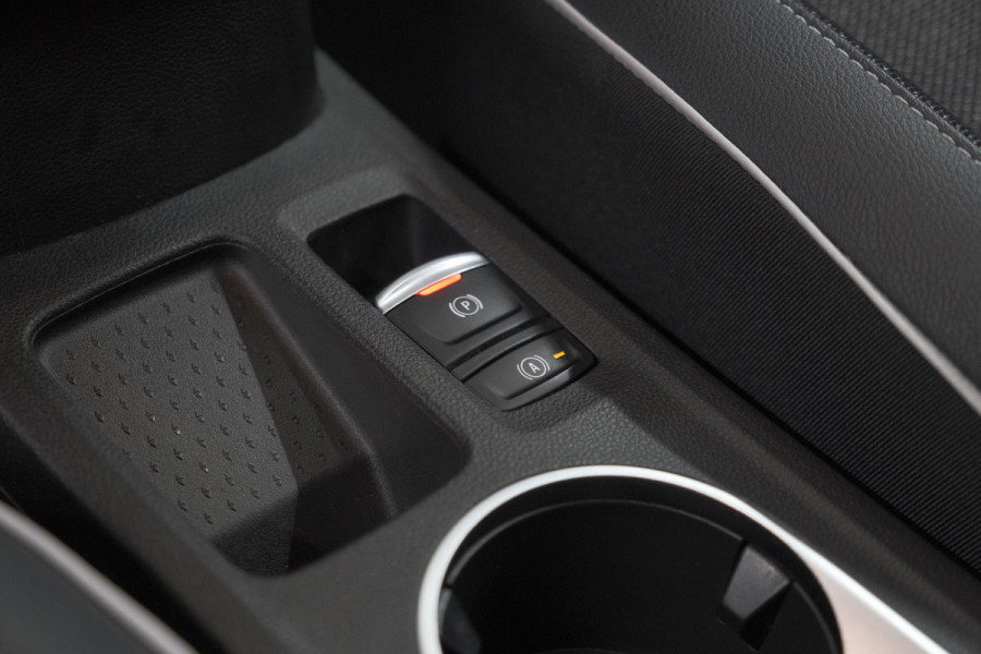 Renault Captur 1.6 E-Tech full hybrid 145 techno | Camera | Parkeersensoren | Apple Carplay