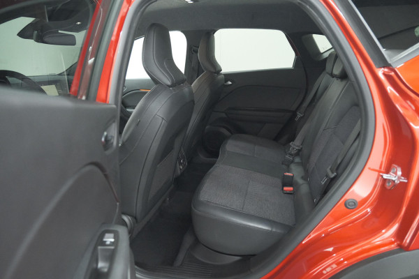 Renault Captur 1.6 E-Tech hybrid 145 SL Rive Gauche | Camera | Parkeersensoren | Navigatie | Apple Carplay