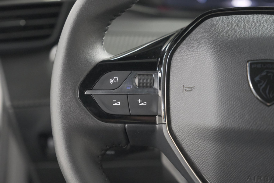 Peugeot 2008 PureTech 100 Allure | Allseason Banden | 360 Camera | Adaptieve Cruise Control | Dodehoekdetetie | Navigatie