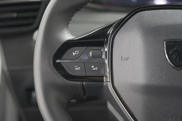 Peugeot 2008 PureTech 100 Allure | Allseason Banden | 360 Camera | Adaptieve Cruise Control | Dodehoekdetetie | Navigatie