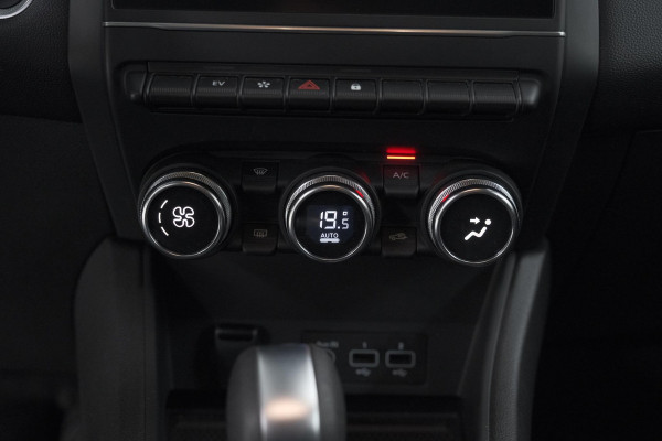 Renault Captur 1.6 E-Tech full hybrid 145 techno | Camera | Parkeersensoren | Climate control | Keyless