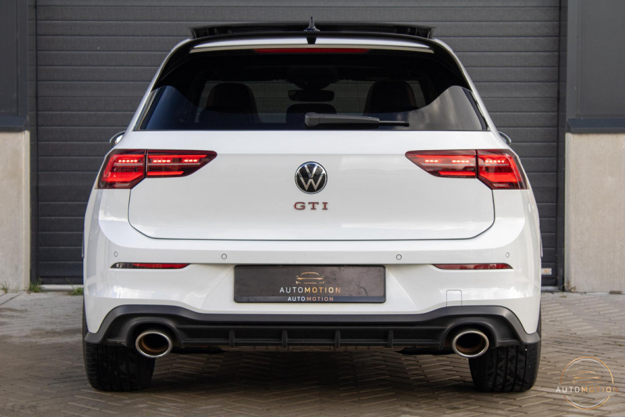 Volkswagen Golf 2.0 TSI GTI Clubsport PANO CAMERA IQ LIGHTS STOELVERWARMING 19 INCH SFEER