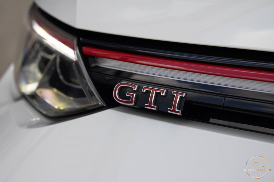 Volkswagen Golf 2.0 TSI GTI Clubsport PANO CAMERA IQ LIGHTS STOELVERWARMING 19 INCH SFEER