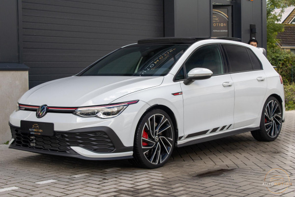 Volkswagen Golf 2.0 TSI GTI Clubsport PANO CAMERA IQ LIGHTS STOELVERWARMING 19 INCH SFEER