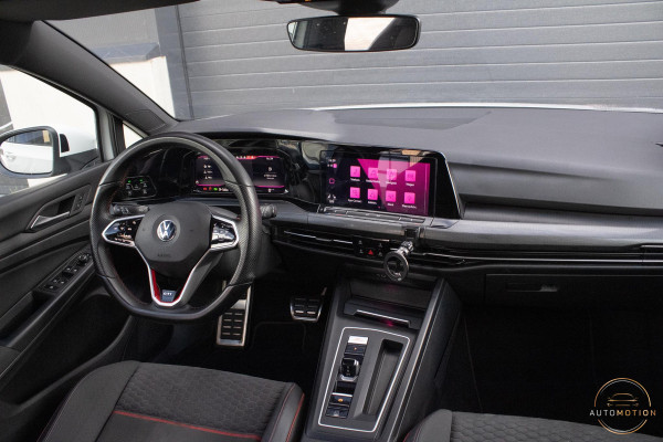 Volkswagen Golf 2.0 TSI GTI Clubsport PANO CAMERA IQ LIGHTS STOELVERWARMING 19 INCH SFEER