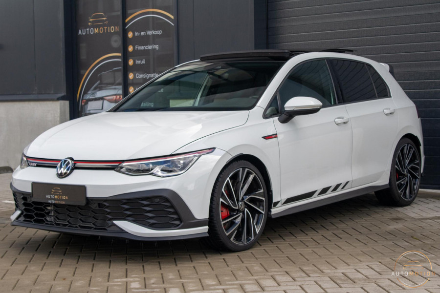 Volkswagen Golf 2.0 TSI GTI Clubsport PANO CAMERA IQ LIGHTS STOELVERWARMING 19 INCH SFEER