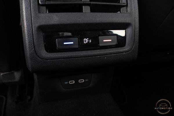 Volkswagen Golf 2.0 TSI GTI Clubsport PANO CAMERA IQ LIGHTS STOELVERWARMING 19 INCH SFEER