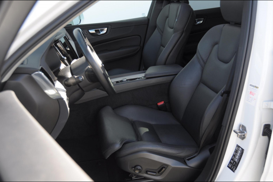 Volvo XC60 T8 390PK Automaat Recharge T8 AWD Inscription / Panoramadak / Leder Dashboard / Luchtvering / Elektrische stoel met geheugen / BLIS / Adaptieve cruise control