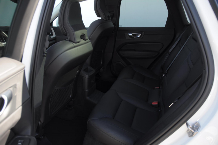 Volvo XC60 T8 390PK Automaat Recharge T8 AWD Inscription / Panoramadak / Leder Dashboard / Luchtvering / Elektrische stoel met geheugen / BLIS / Adaptieve cruise control
