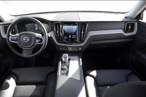 Volvo XC60 T8 390PK Automaat Recharge T8 AWD Inscription / Panoramadak / Leder Dashboard / Luchtvering / Elektrische stoel met geheugen / BLIS / Adaptieve cruise control